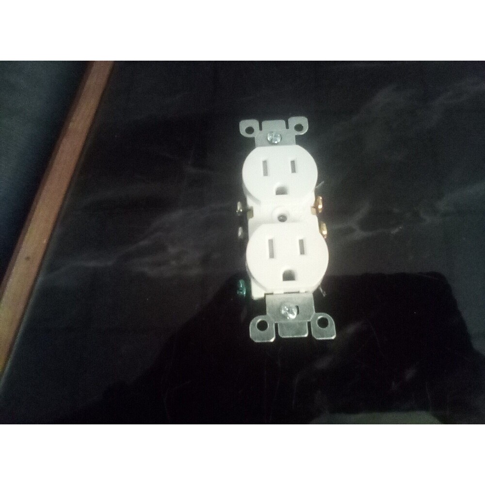 Leviton 15 Amp 125 Volt Tamper Proof Outlet